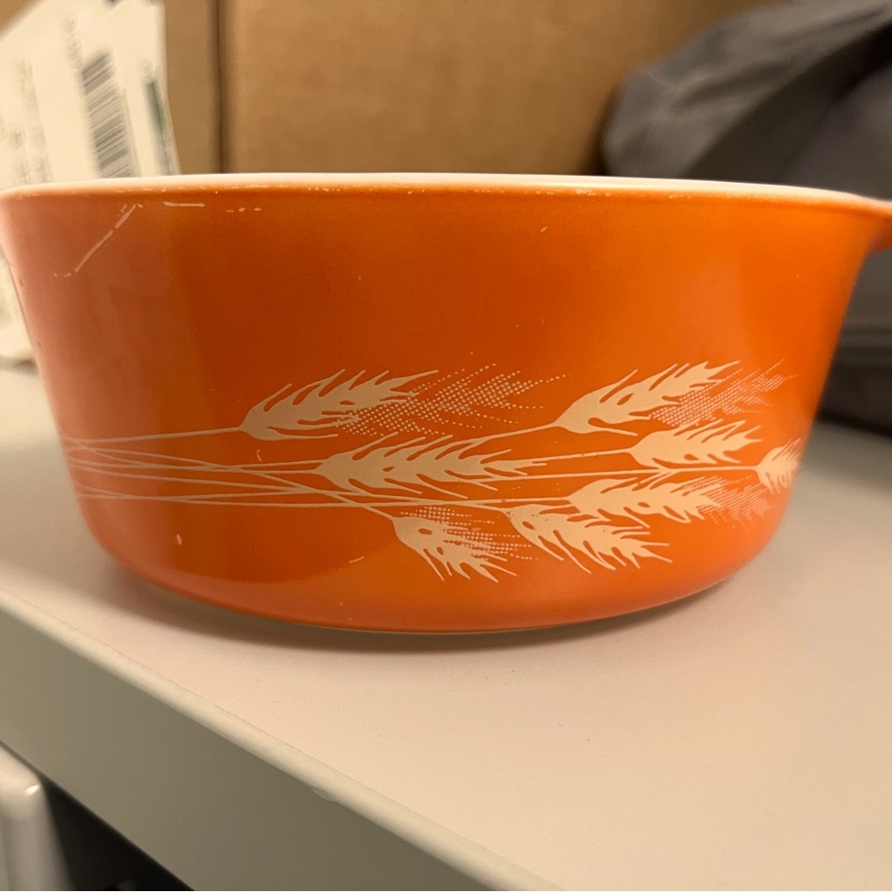 Vintage Pyrex 472-B Autumn Harvest Casserole Dish
